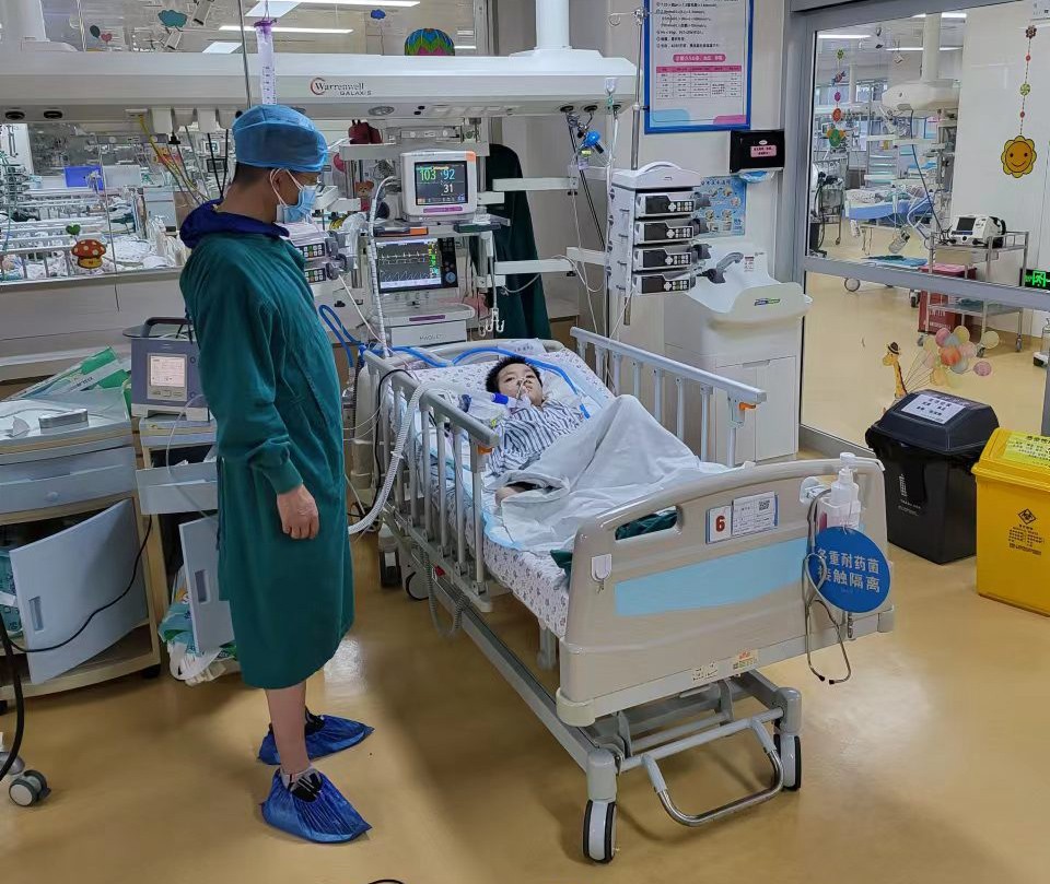 腾冲市跨省救护车出租公司